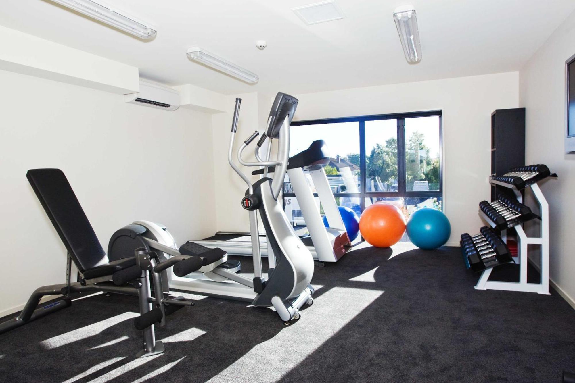 Carnmore Chateau Marlborough Бленем Удобства фото A typical gym