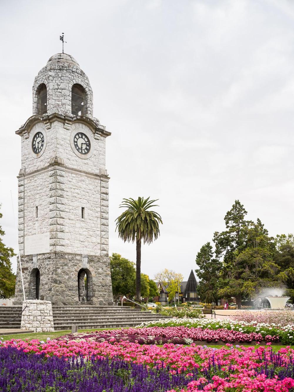Carnmore Chateau Marlborough Бленем Экстерьер фото The clock tower at the centre of the square