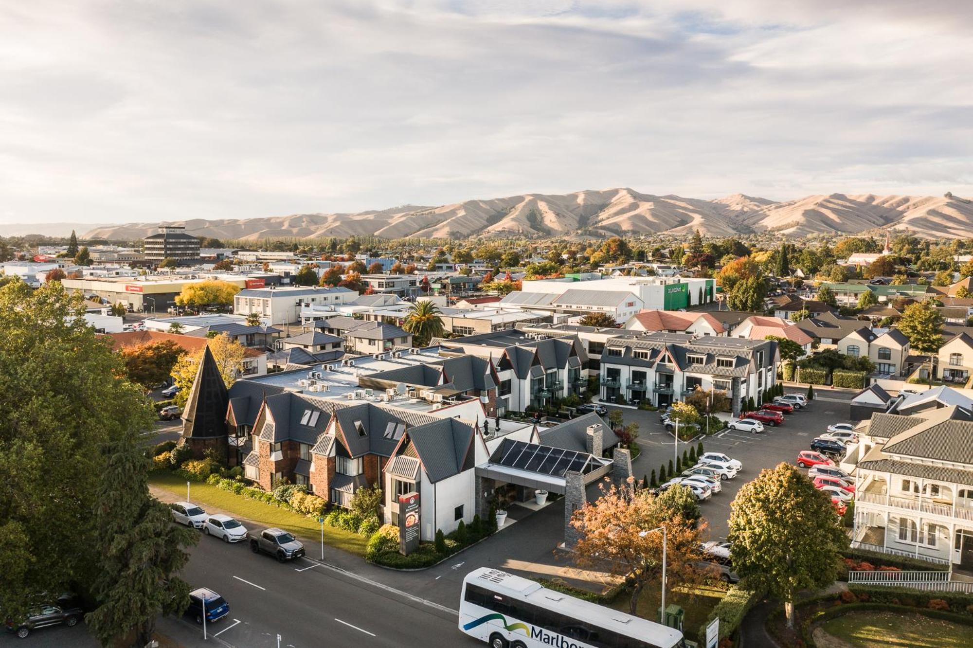 Carnmore Chateau Marlborough Бленем Экстерьер фото Aerial view of the town centre