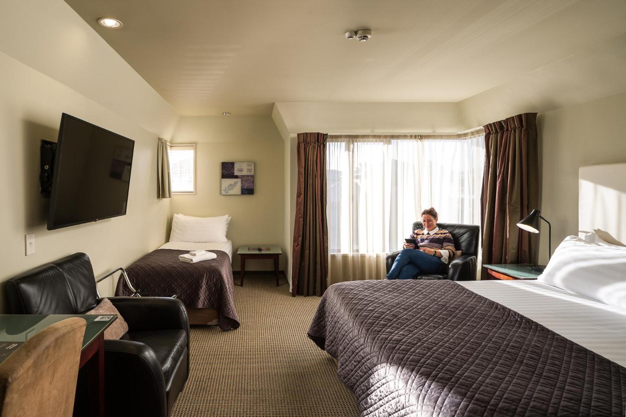 Carnmore Chateau Marlborough Бленем Экстерьер фото A typical hotel room
